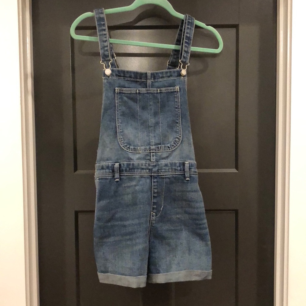 Old Navy Denim overall shorts NWOT size L
